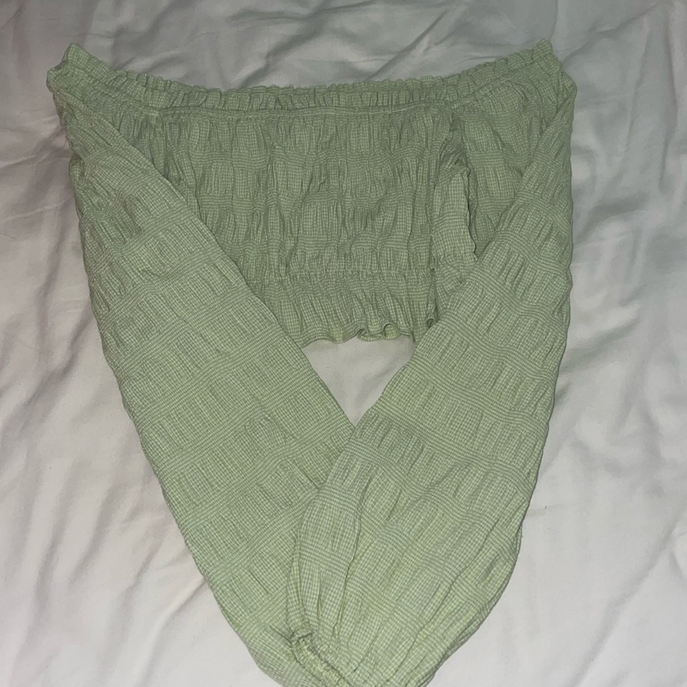 Long sleeve green off the shoulder crop top